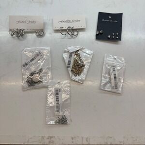 Fashion Jewelry Lot 7 Sets Earrings Necklaces Silver Tone Leopard Moon Studs